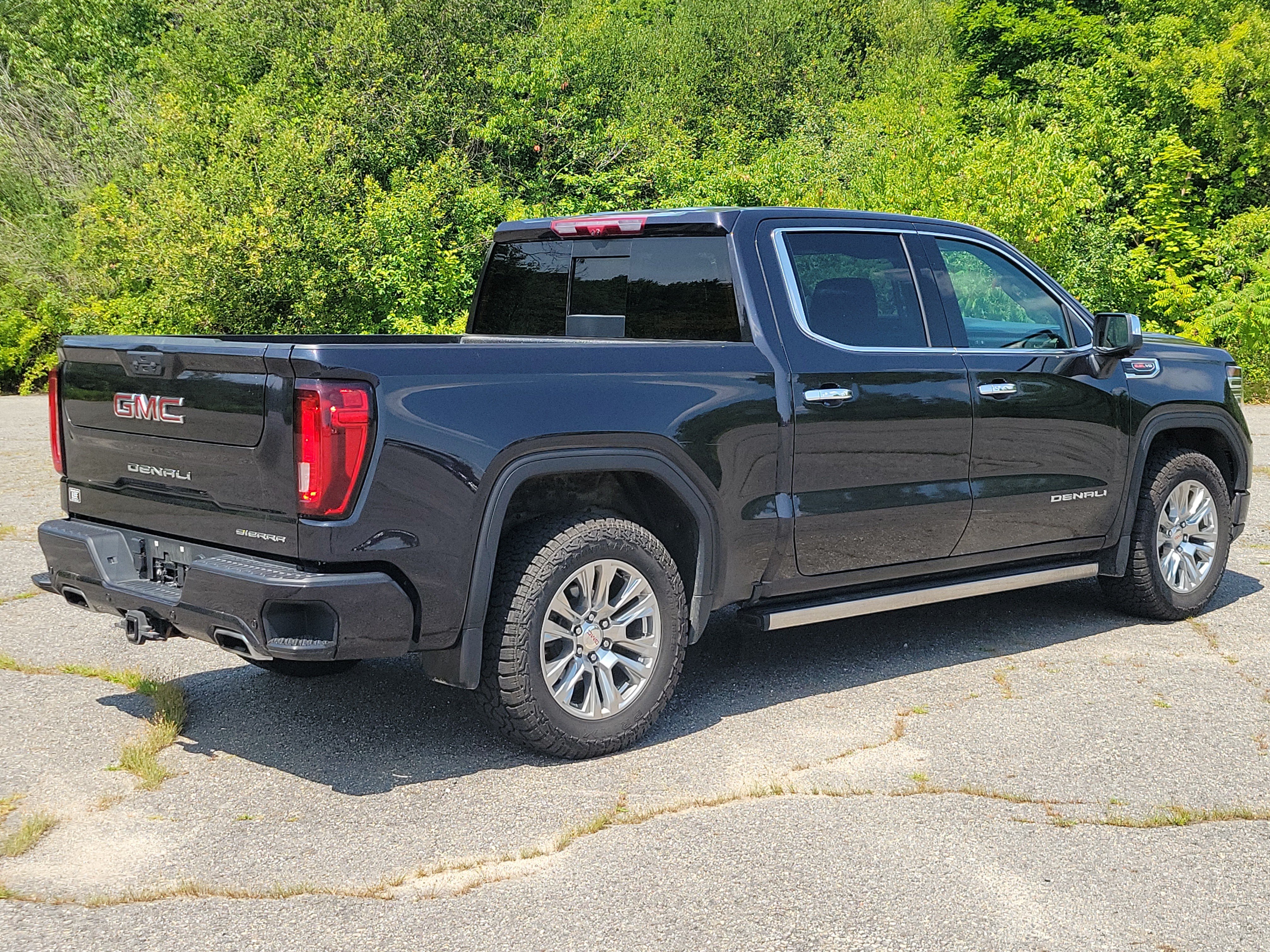 Used 2025 GMC Sierra 1500 Denali w/ Technology Package AWD/4WD image 5