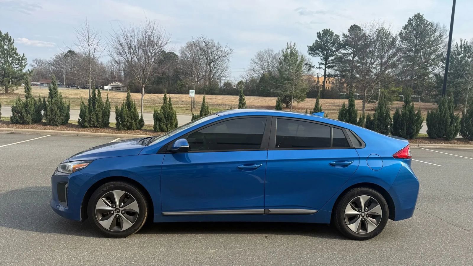 Used 2018 Hyundai Ioniq Electric FWD image 4