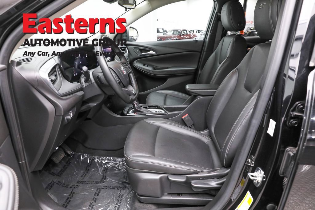 Used 2024 Buick Encore GX Sport Touring image 14