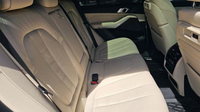 Used 2022 BMW X5 xDrive40i w/ Executive Package AWD/4WD image 38