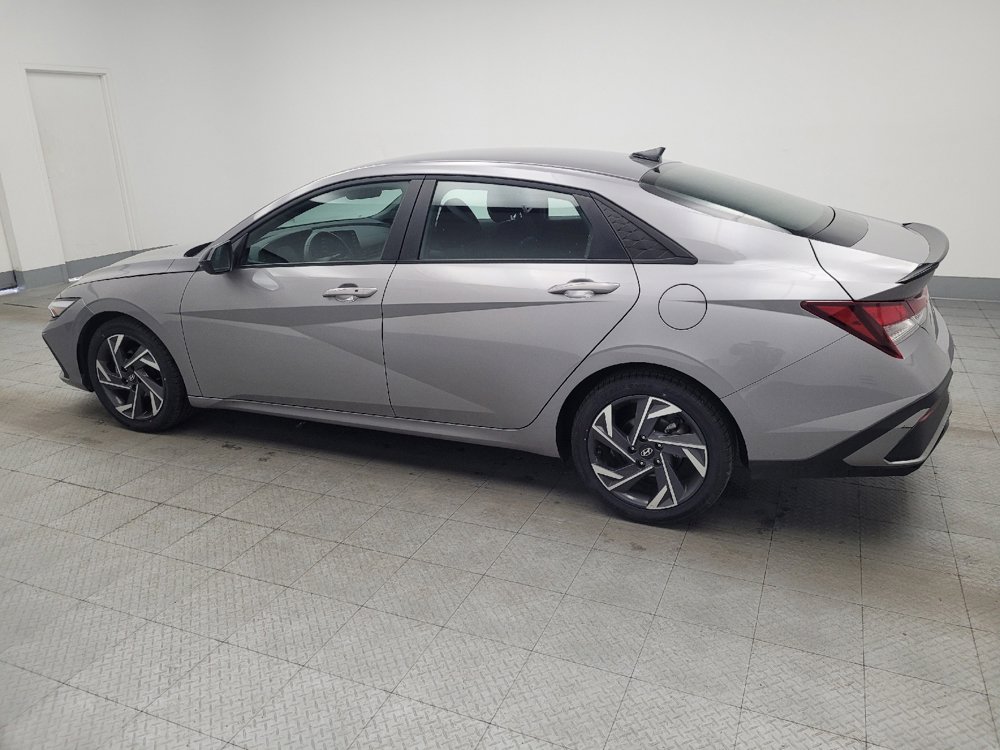 Used 2025 Hyundai Elantra Sport FWD image 3