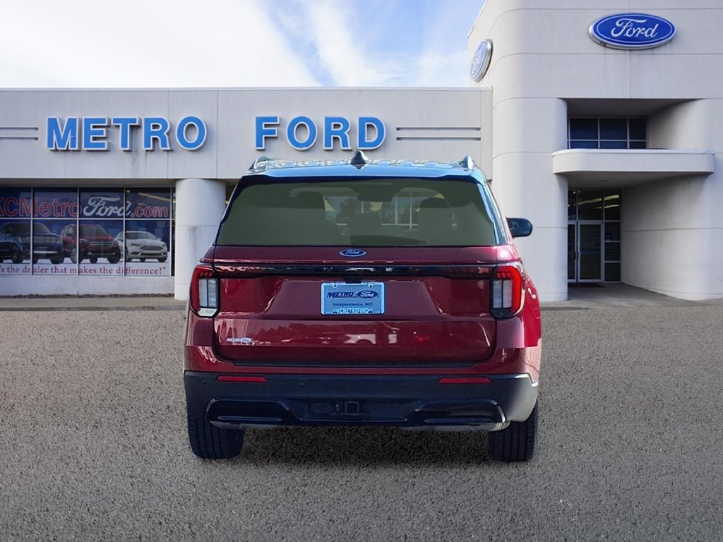 Certified 2025 Ford Explorer ST-Line w/ Premium Package RWD image 4