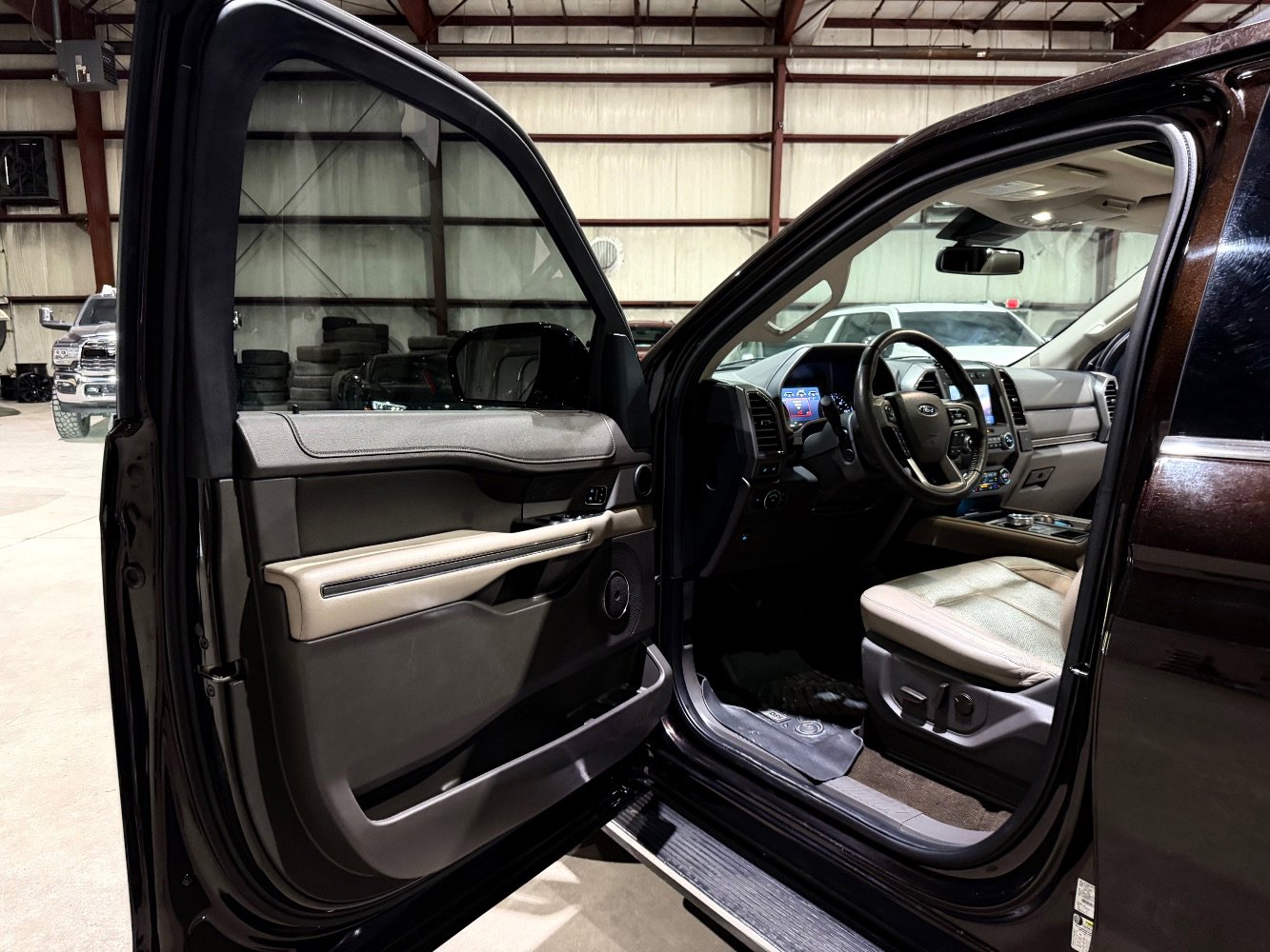 Used 2021 Ford Expedition Max XLT RWD image 12