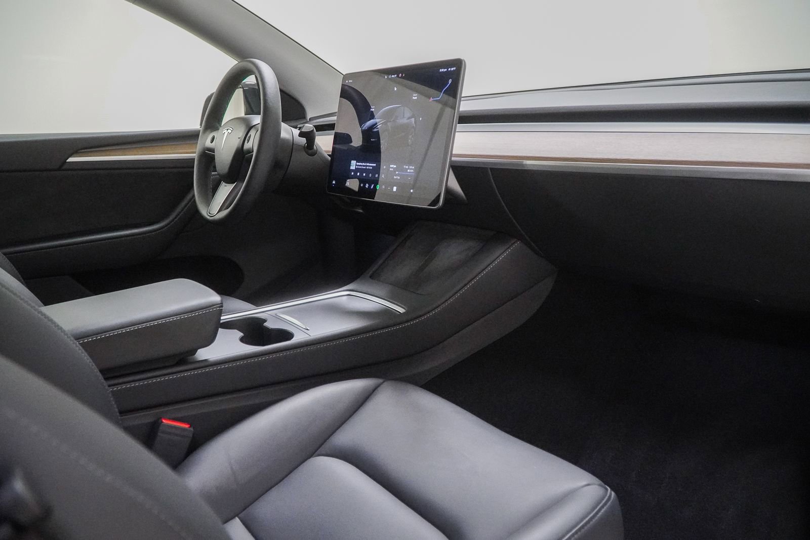 Used 2024 Tesla Model Y Long Range AWD/4WD image 33