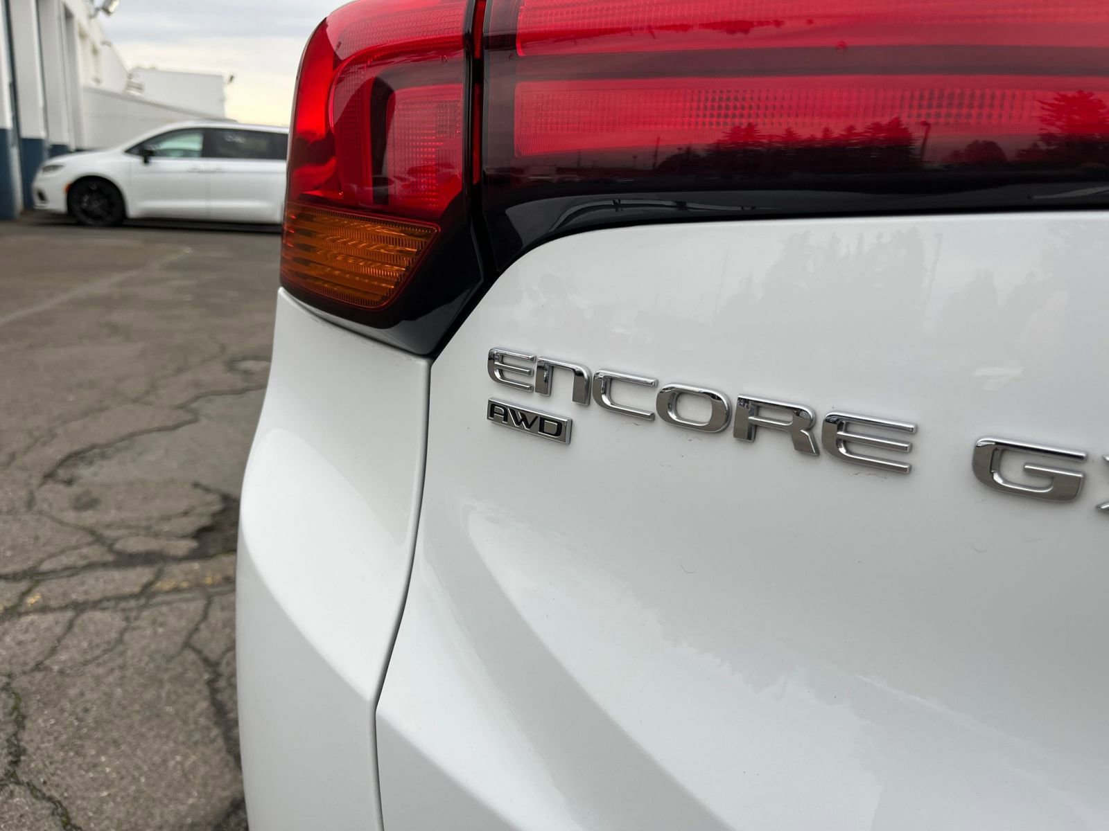 Used 2025 Buick Encore GX Preferred image 17