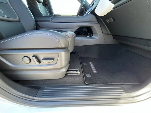 New 2026 Nissan Armada SL w/ Captain's Chari Seat Package AWD/4WD image 40