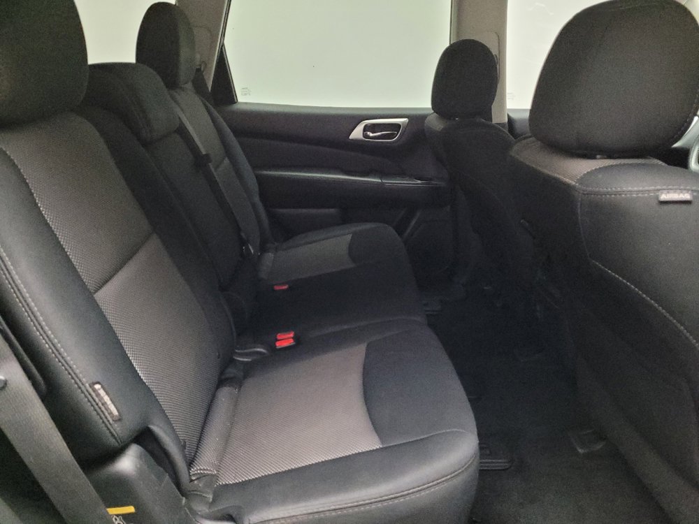 Used 2018 Nissan Pathfinder SV w/ SV Tech Package FWD image 19