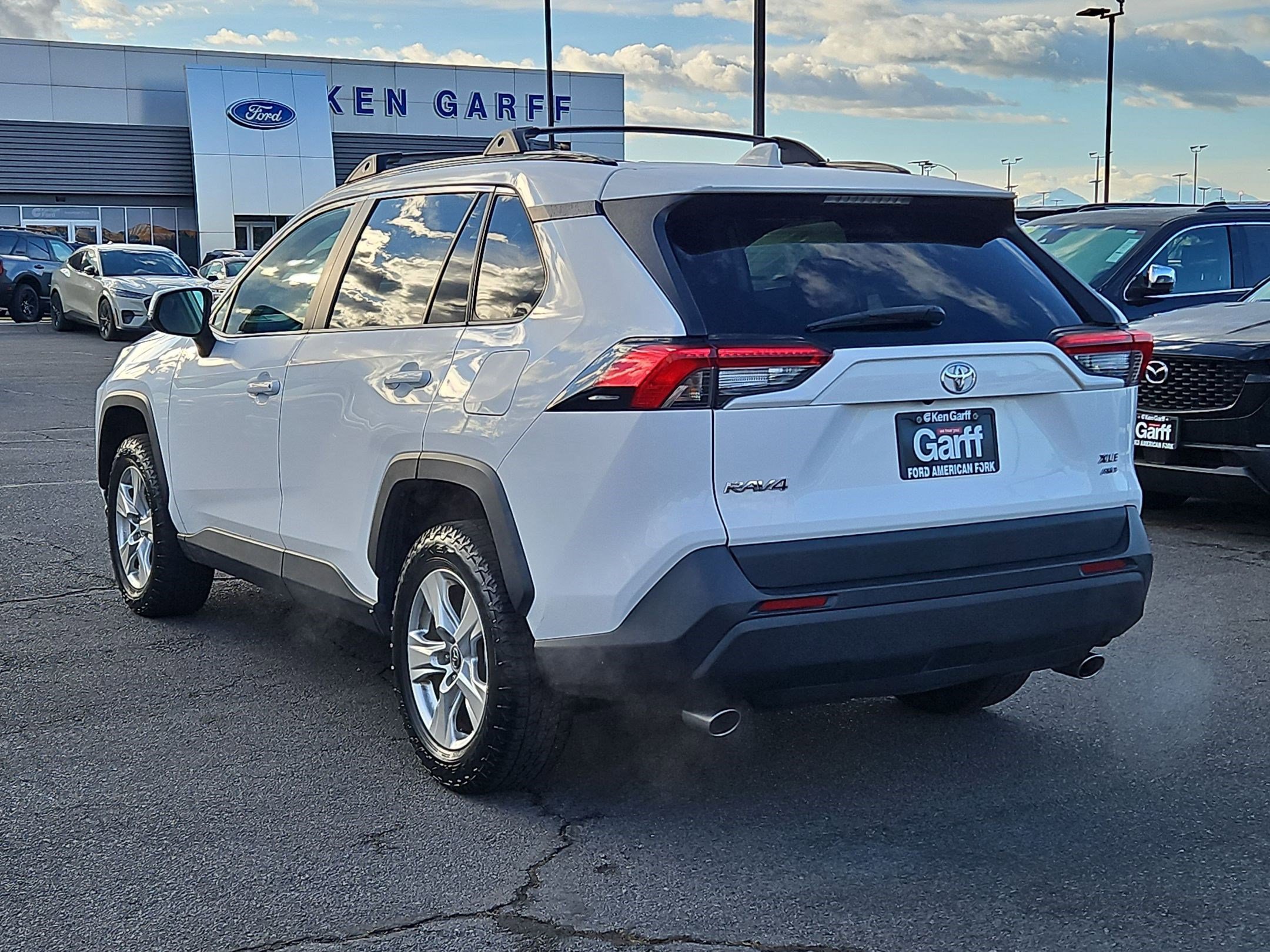 Used 2020 Toyota RAV4 XLE image 8