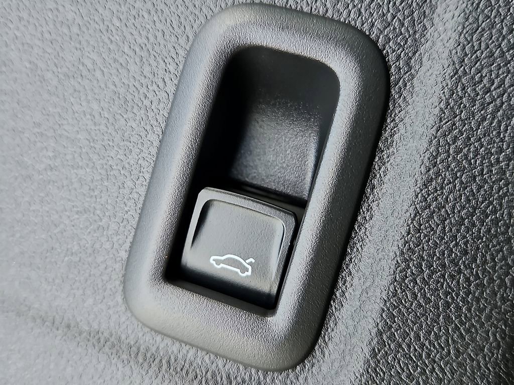 Certified 2025 Volkswagen Tiguan SE w/ Panoramic Sunroof Package image 23