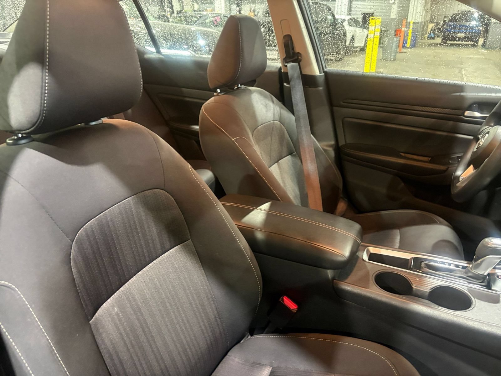 Used 2025 Nissan Altima 2.5 SV FWD image 30