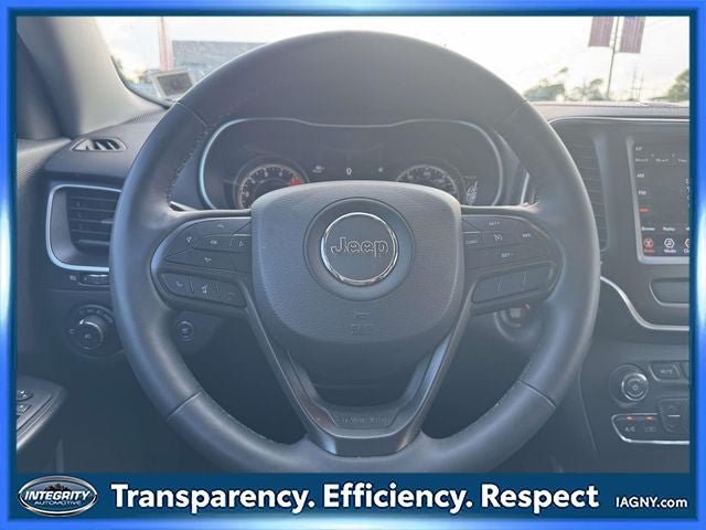 Used 2022 Jeep Cherokee Trailhawk w/ Comfort/Convenience Group AWD/4WD image 13