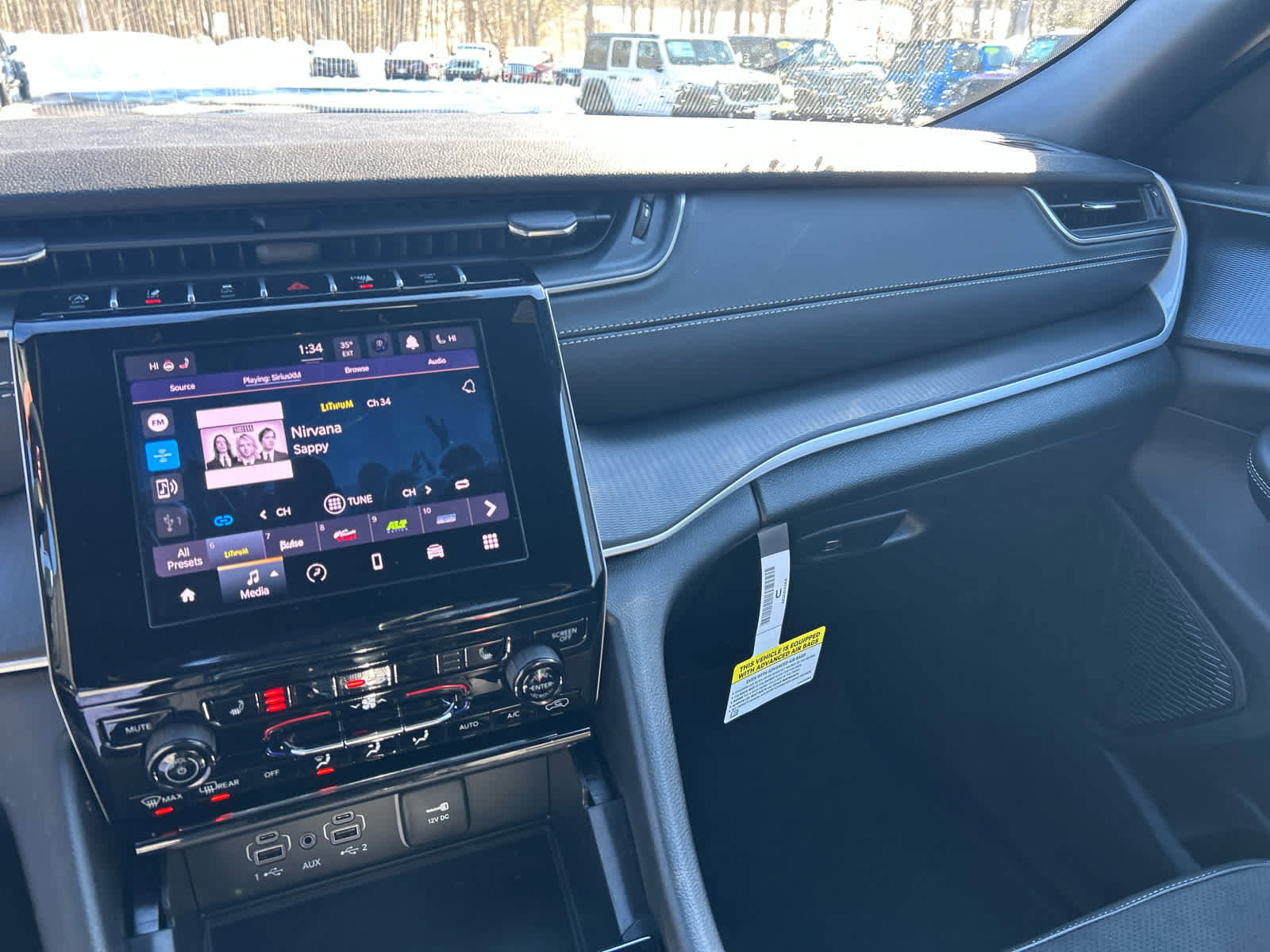 Used 2025 Jeep Grand Cherokee Altitude image 31