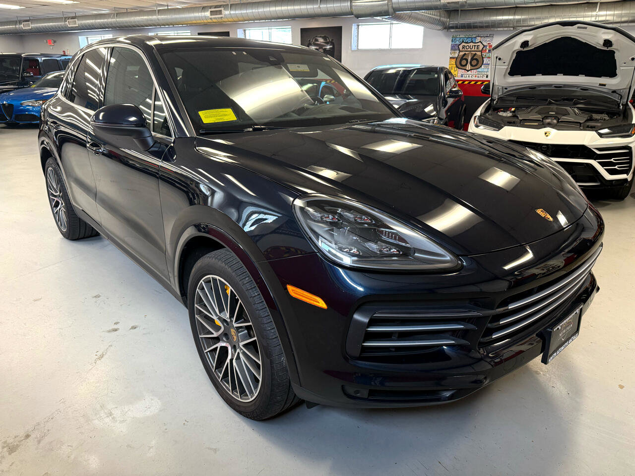 Used 2022 Porsche Cayenne Platinum Edition image 3