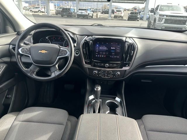 Used 2020 Chevrolet Traverse LT w/ Driver Confidence II Package image 16