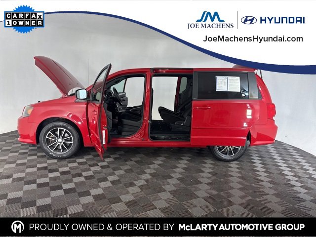 Used 2014 Dodge Grand Caravan SXT w/ Blacktop Package image 10