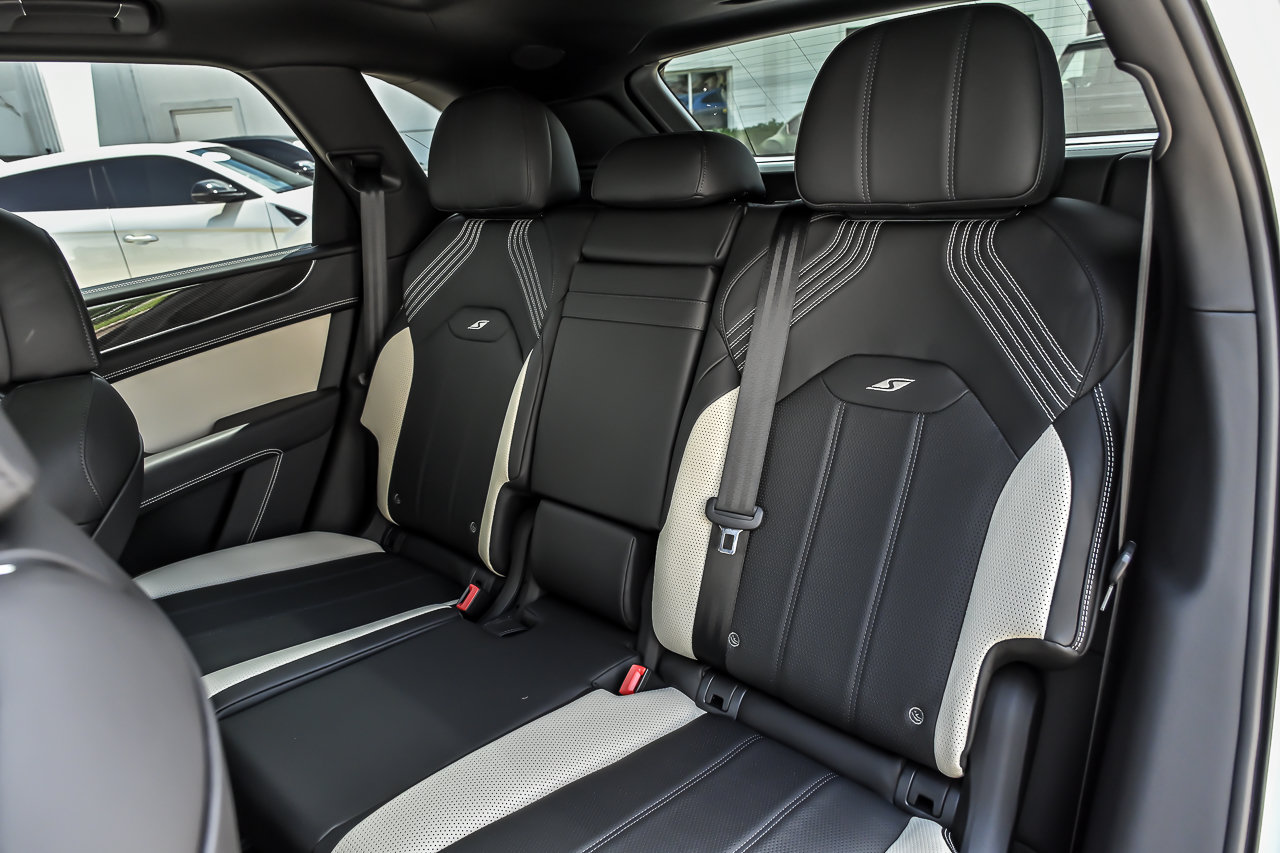 Used 2022 Bentley Bentayga AWD/4WD image 22