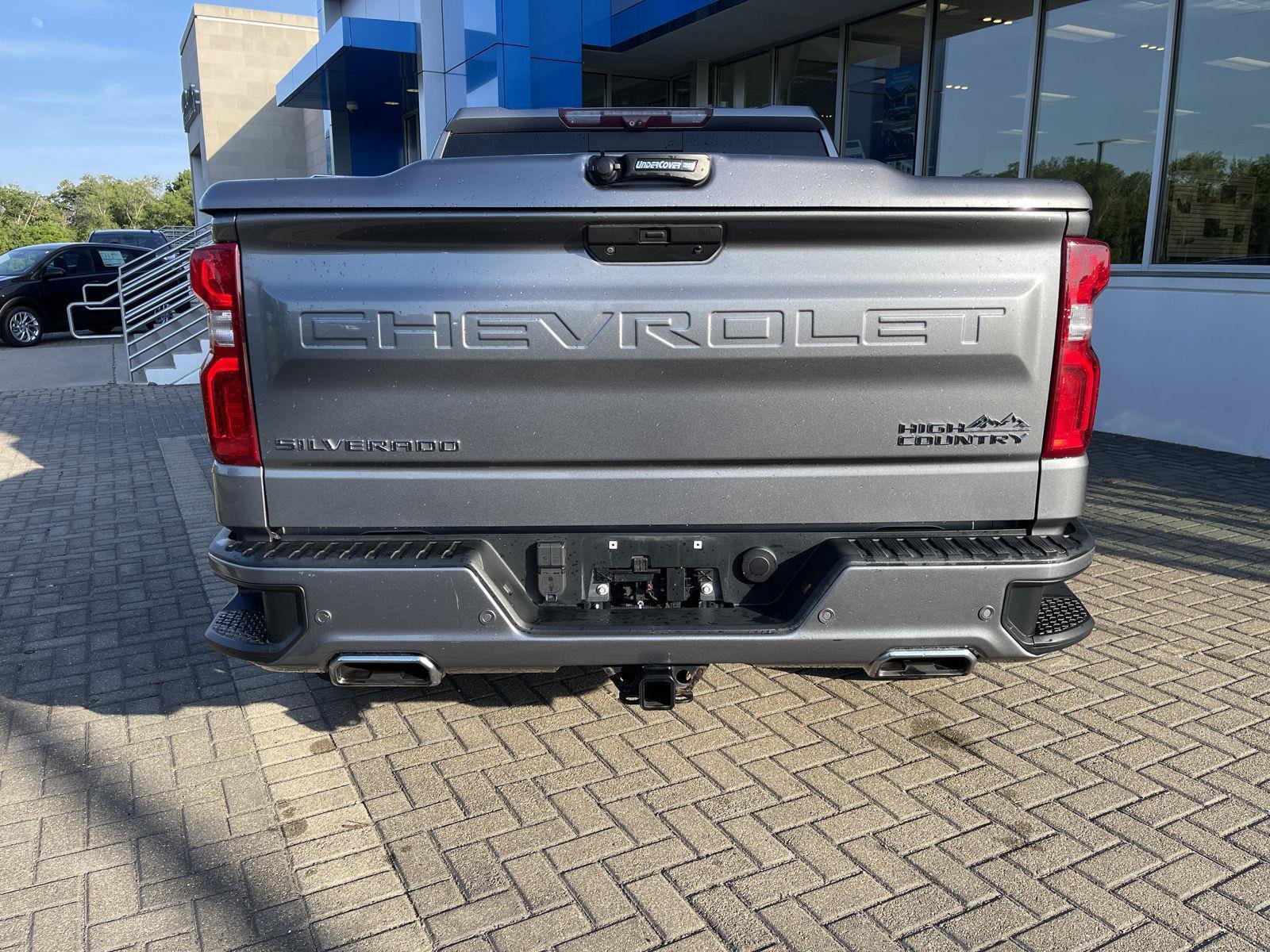 Used 2020 Chevrolet Silverado 1500 High Country w/ Technology Package AWD/4WD image 4