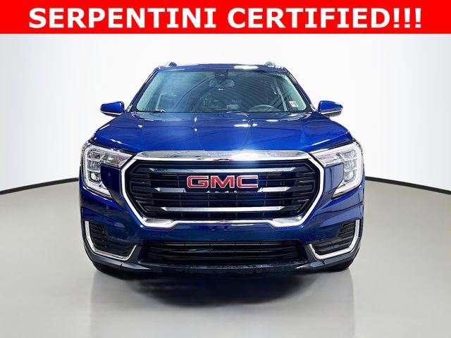 Used 2022 GMC Terrain SLE w/ Driver Convenience Package image 3
