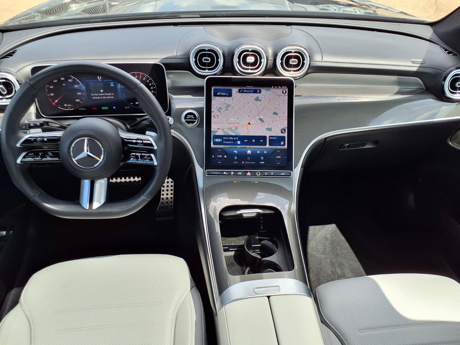 Used 2025 Mercedes-Benz GLC 350e 4MATIC image 5