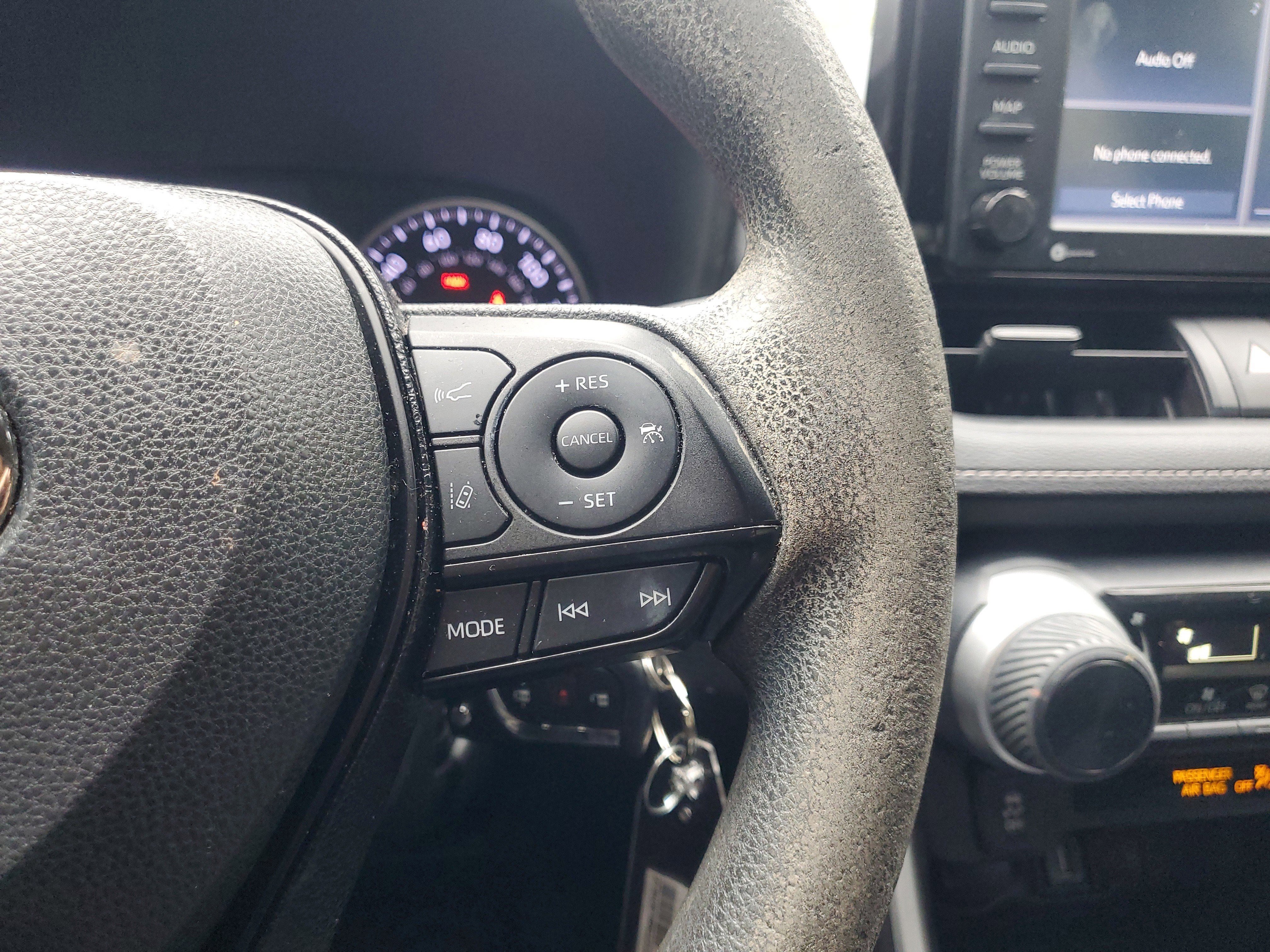 Used 2021 Toyota RAV4 LE image 21