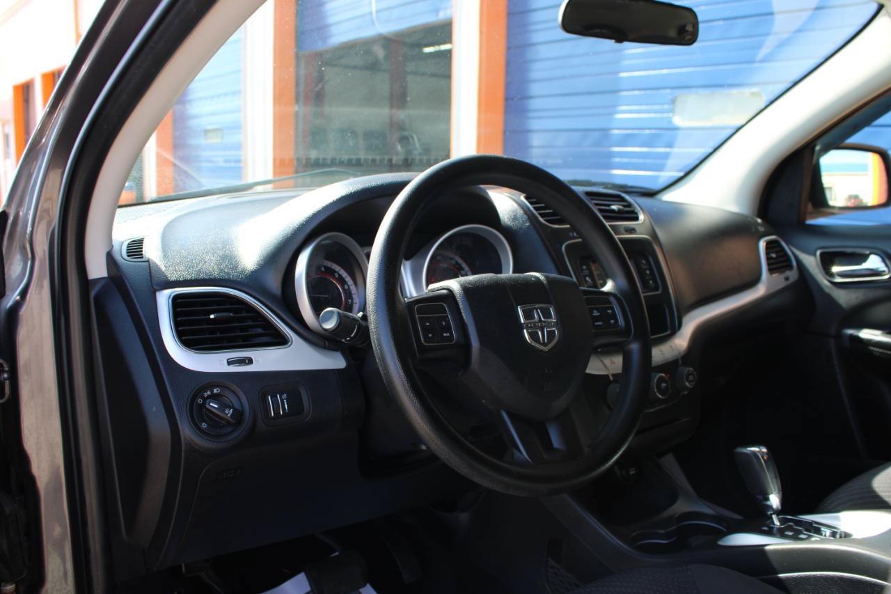 Used 2016 Dodge Journey SXT w/ Comfort/Convenience Group FWD image 13