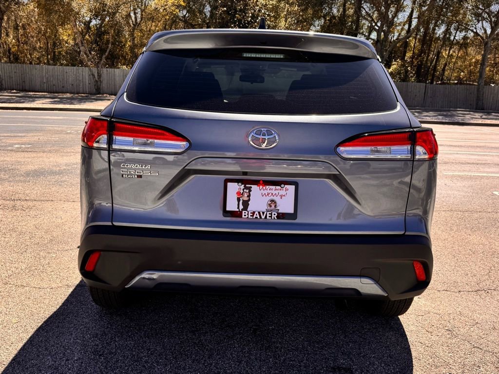 Used 2024 Toyota Corolla Cross L image 6