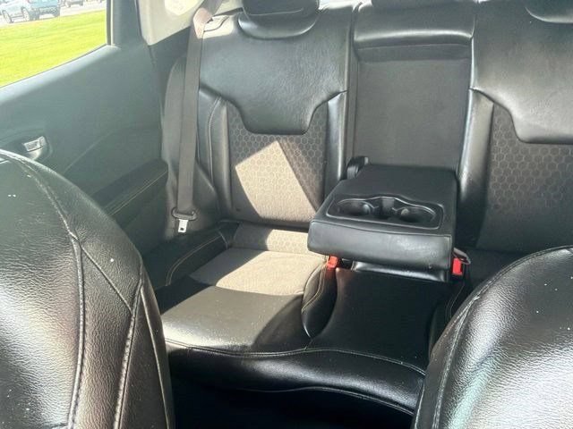 Used 2020 Jeep Compass Latitude w/ Cold Weather Group AWD/4WD image 30