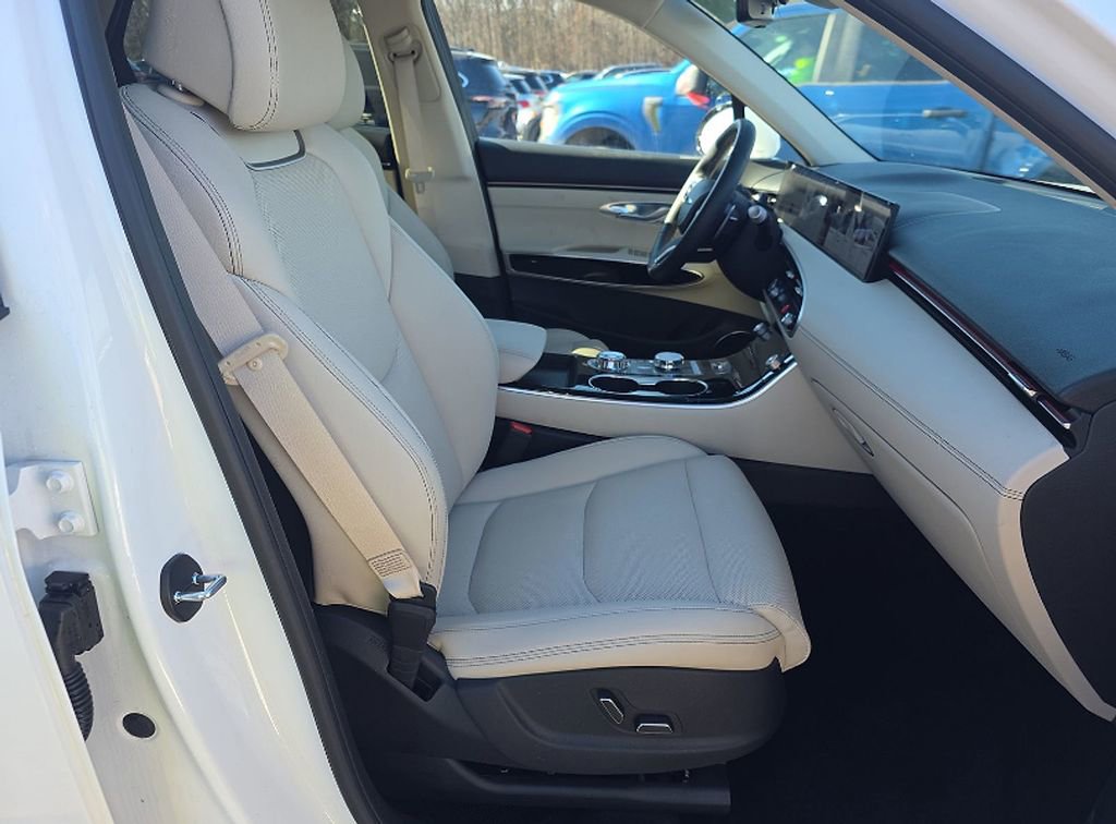 Used 2026 Genesis GV70 2.5T image 8