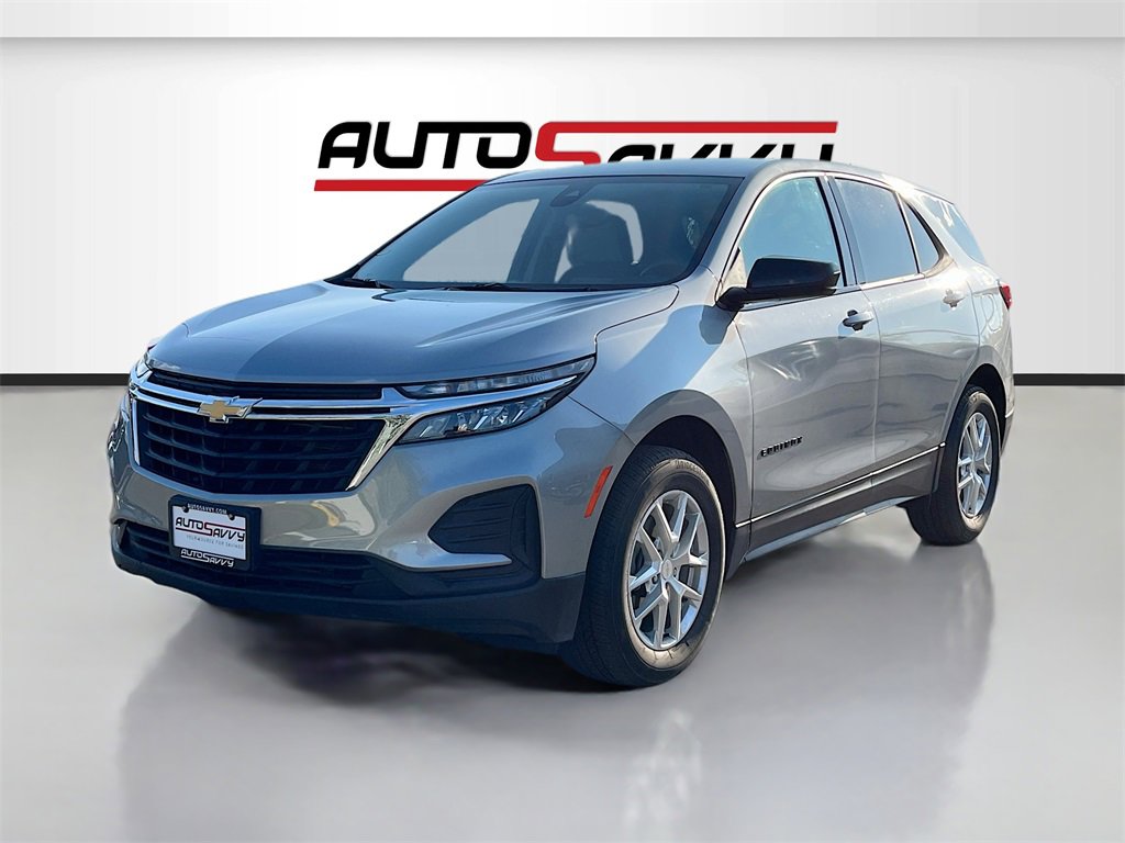 Used 2024 Chevrolet Equinox LS w/ LS Convenience Package image 3