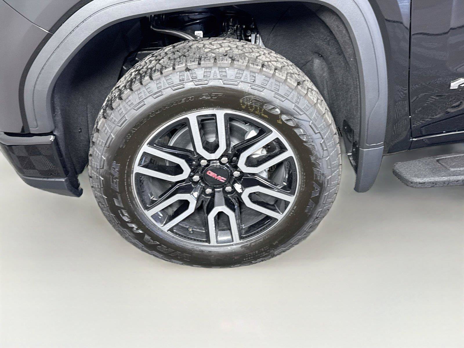 New 2026 GMC Sierra 1500 AT4 w/ AT4 Premium Package AWD/4WD image 26
