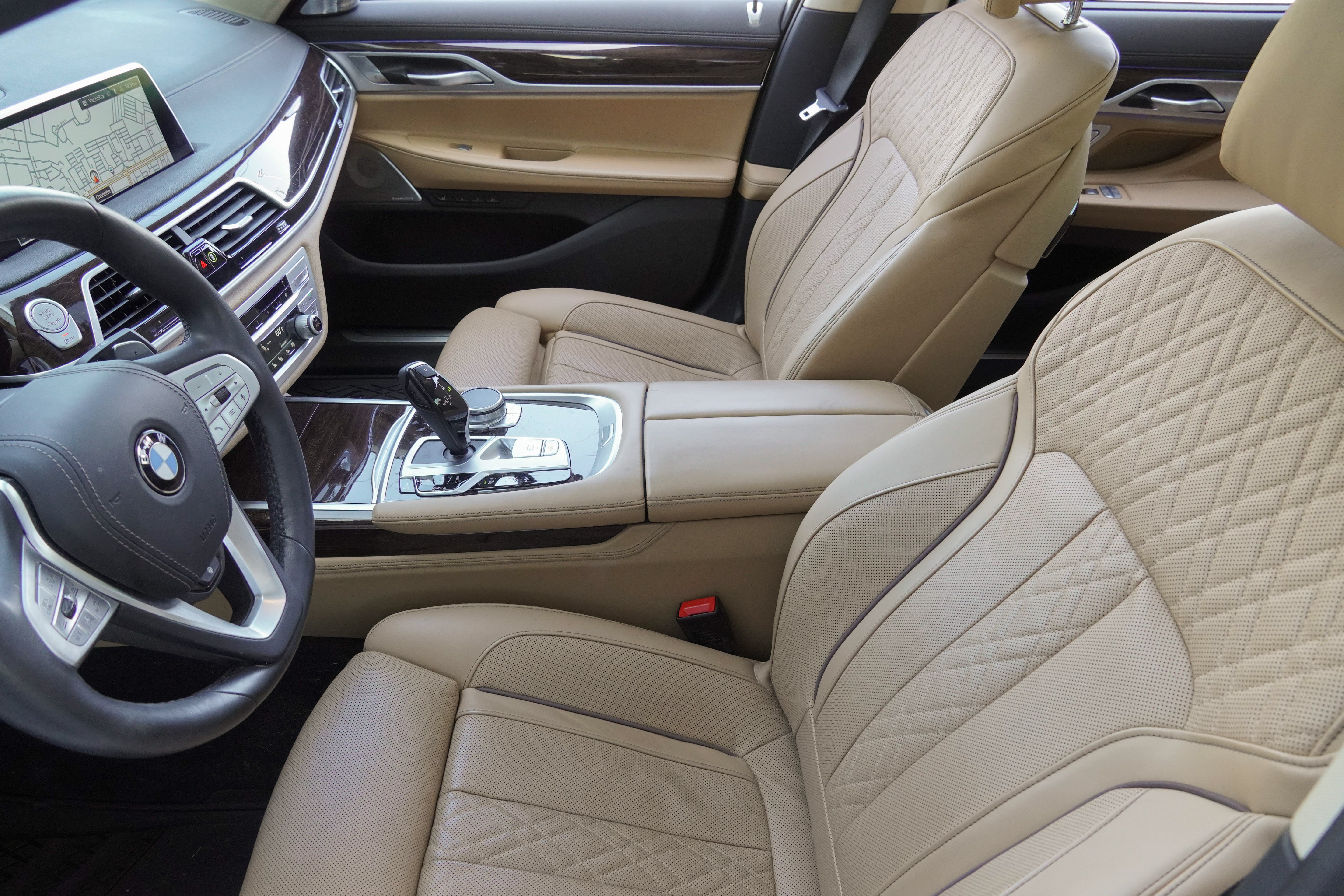 Used 2021 BMW 740i w/ Premium Package RWD image 8