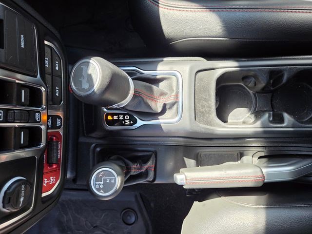 Used 2022 Jeep Wrangler Unlimited Rubicon w/ LED Lighting Group AWD/4WD image 7