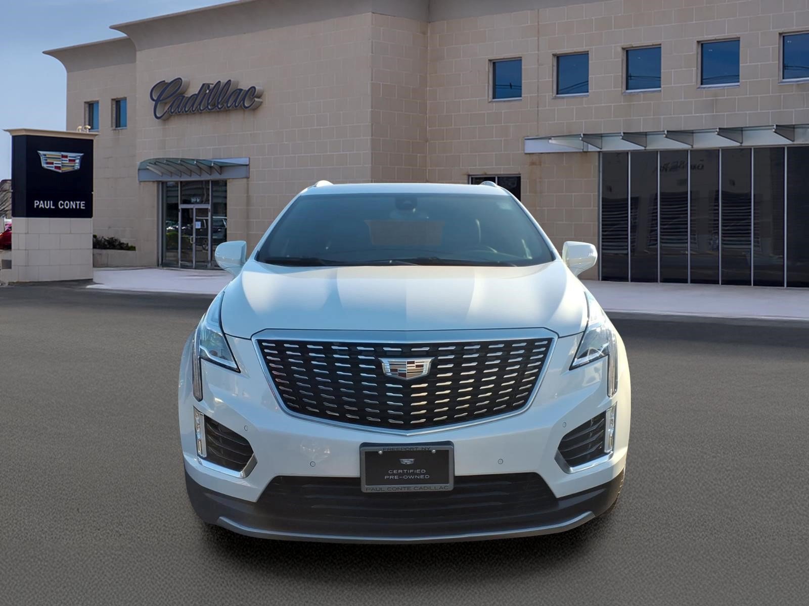 Certified 2023 Cadillac XT5 Premium Luxury FWD image 2