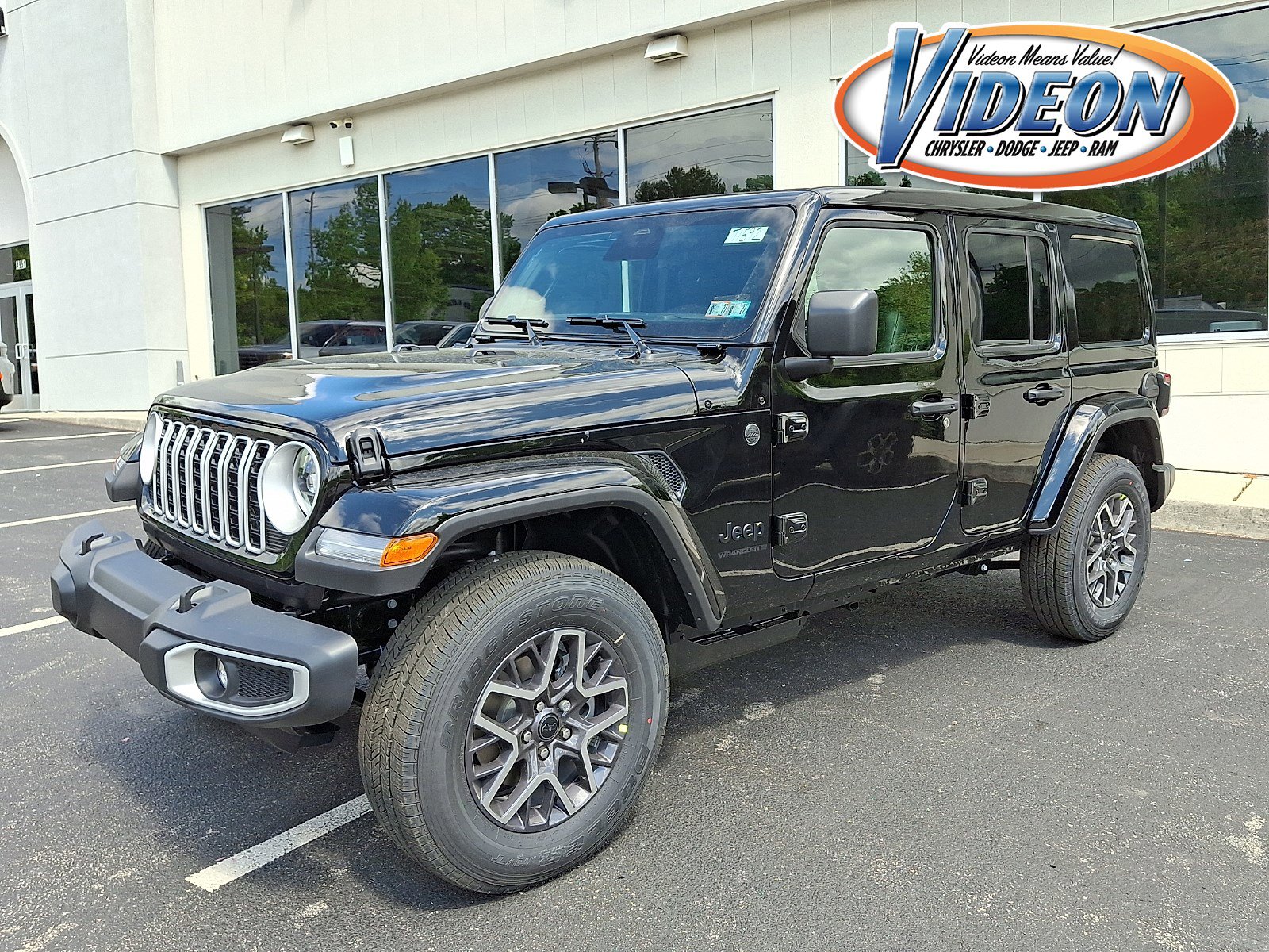 New 2026 Jeep Wrangler Unlimited Sahara AWD/4WD video 1