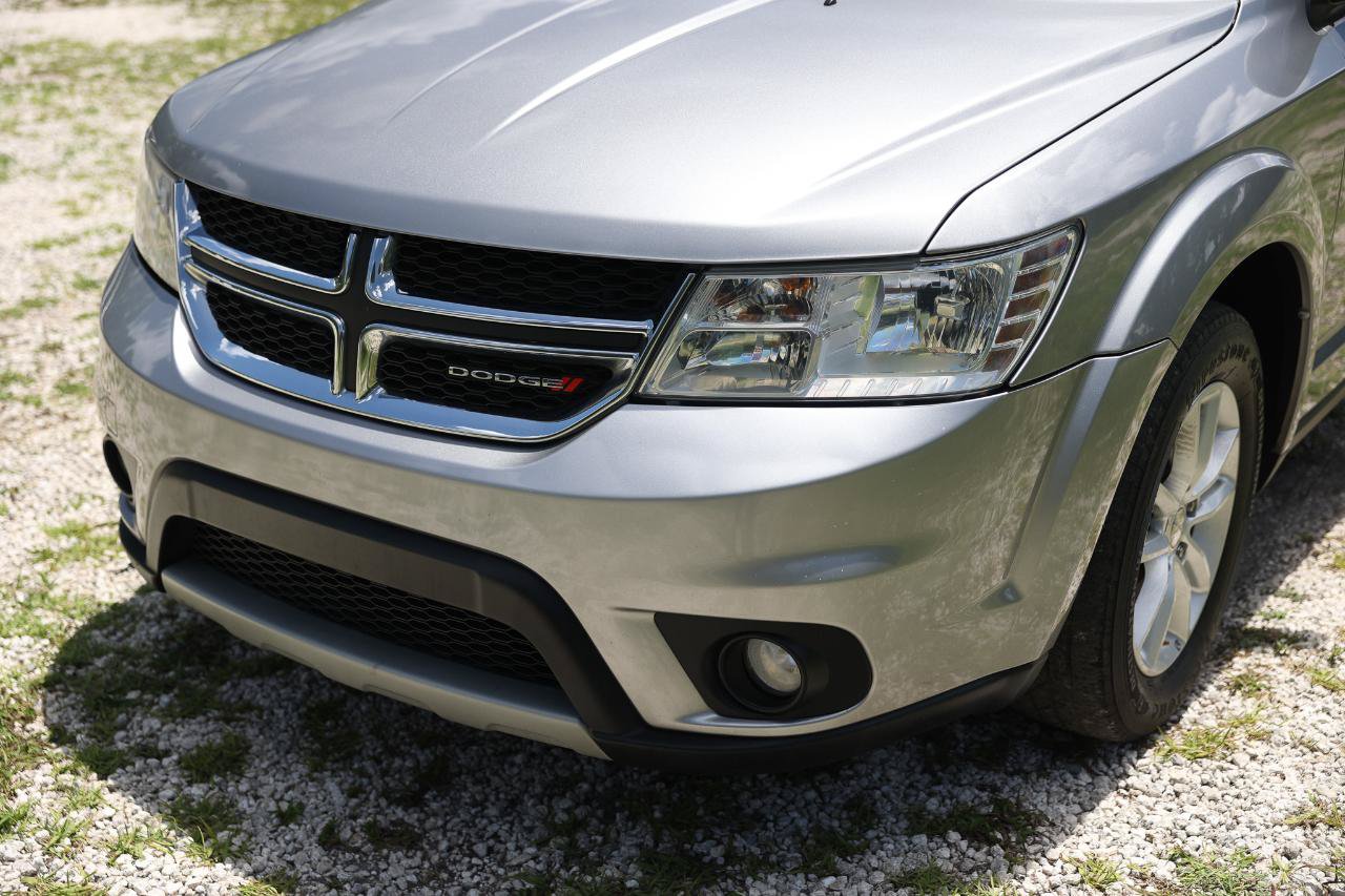 Used 2017 Dodge Journey SXT w/ Comfort/Convenience Group FWD image 23