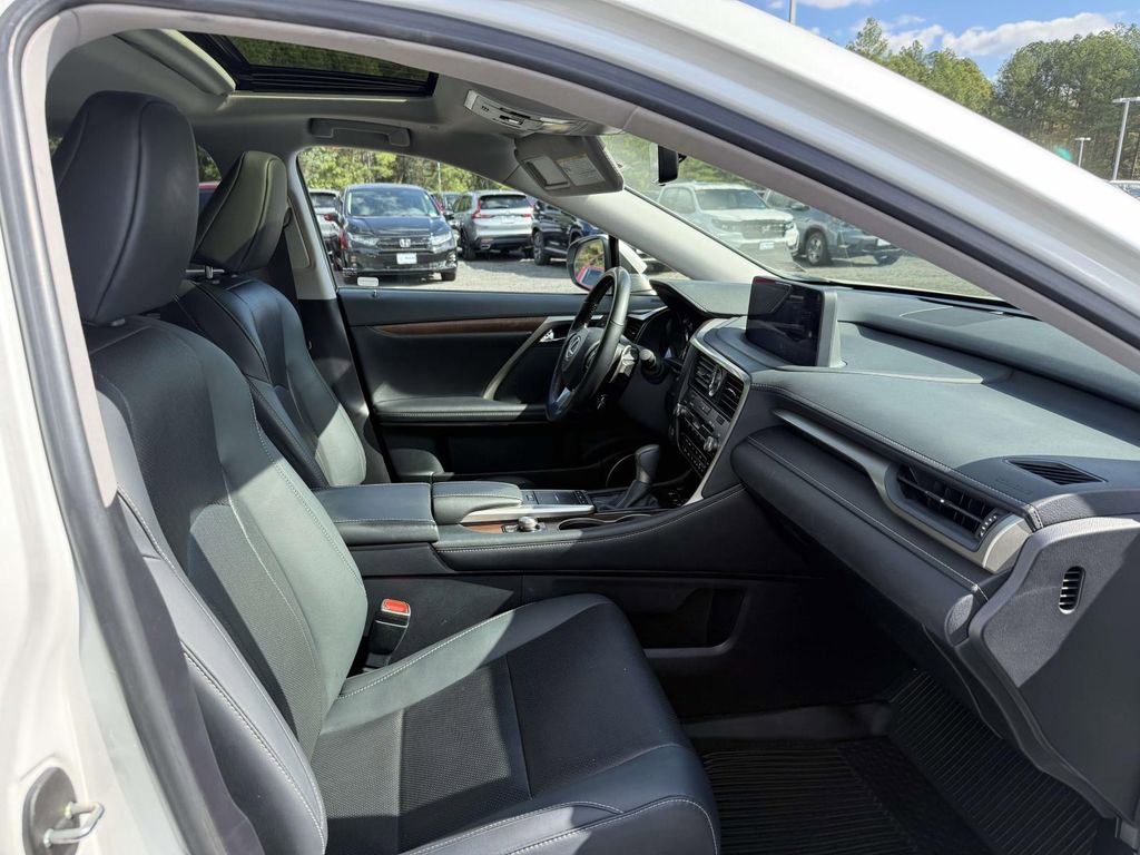 Used 2022 Lexus RX 350L Premium image 16