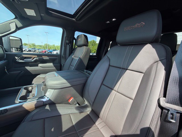 Used 2025 Chevrolet Silverado 3500 High Country w/ High Country Premium Package AWD/4WD image 12