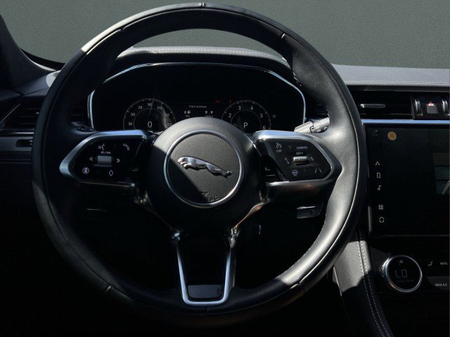 Used 2025 Jaguar F-PACE R-Dynamic S image 31