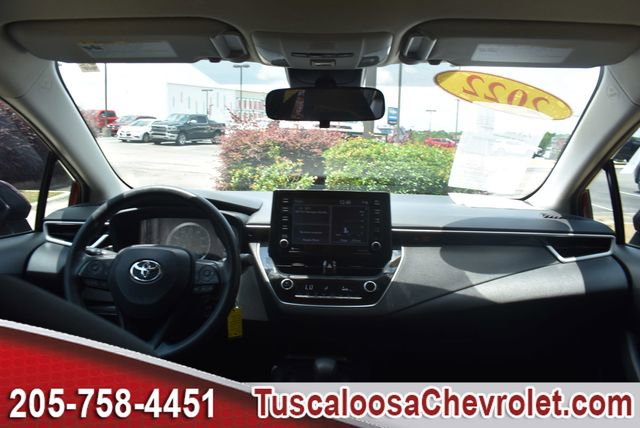 Used 2022 Toyota Corolla LE FWD image 3