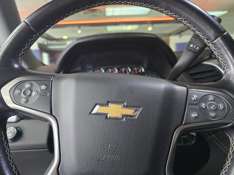 Used 2020 Chevrolet Suburban LT AWD/4WD image 28