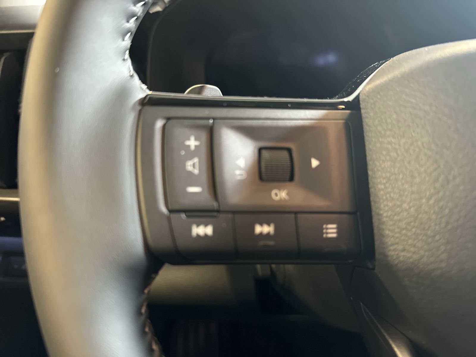 New 2026 Nissan Pathfinder Platinum AWD/4WD image 12