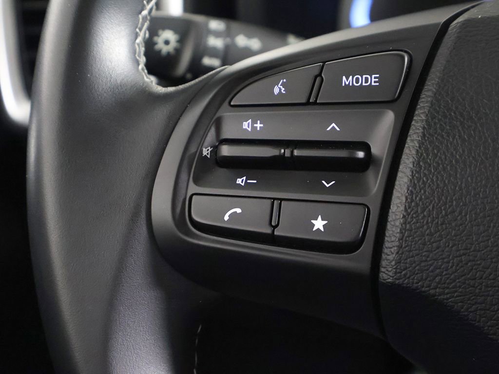 Certified 2024 Hyundai Venue SEL FWD image 35