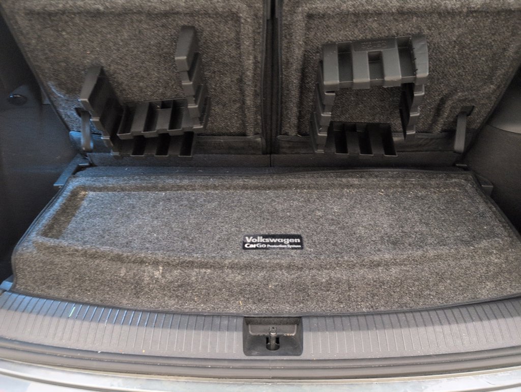 Used 2023 Volkswagen Tiguan SE R-Line FWD image 30