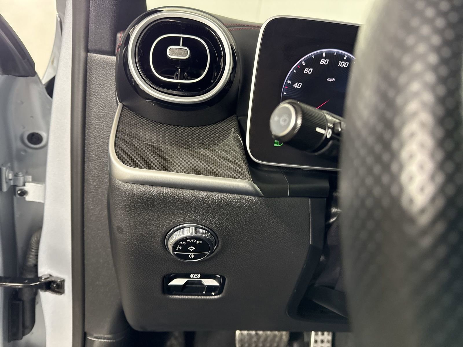 Used 2024 Mercedes-Benz GLC 43 AMG 4MATIC image 14