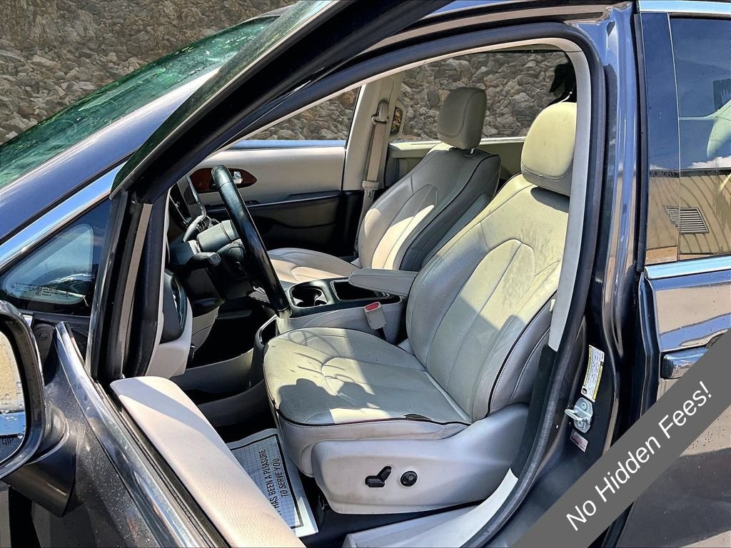 Used 2019 Chrysler Pacifica Limited FWD image 23