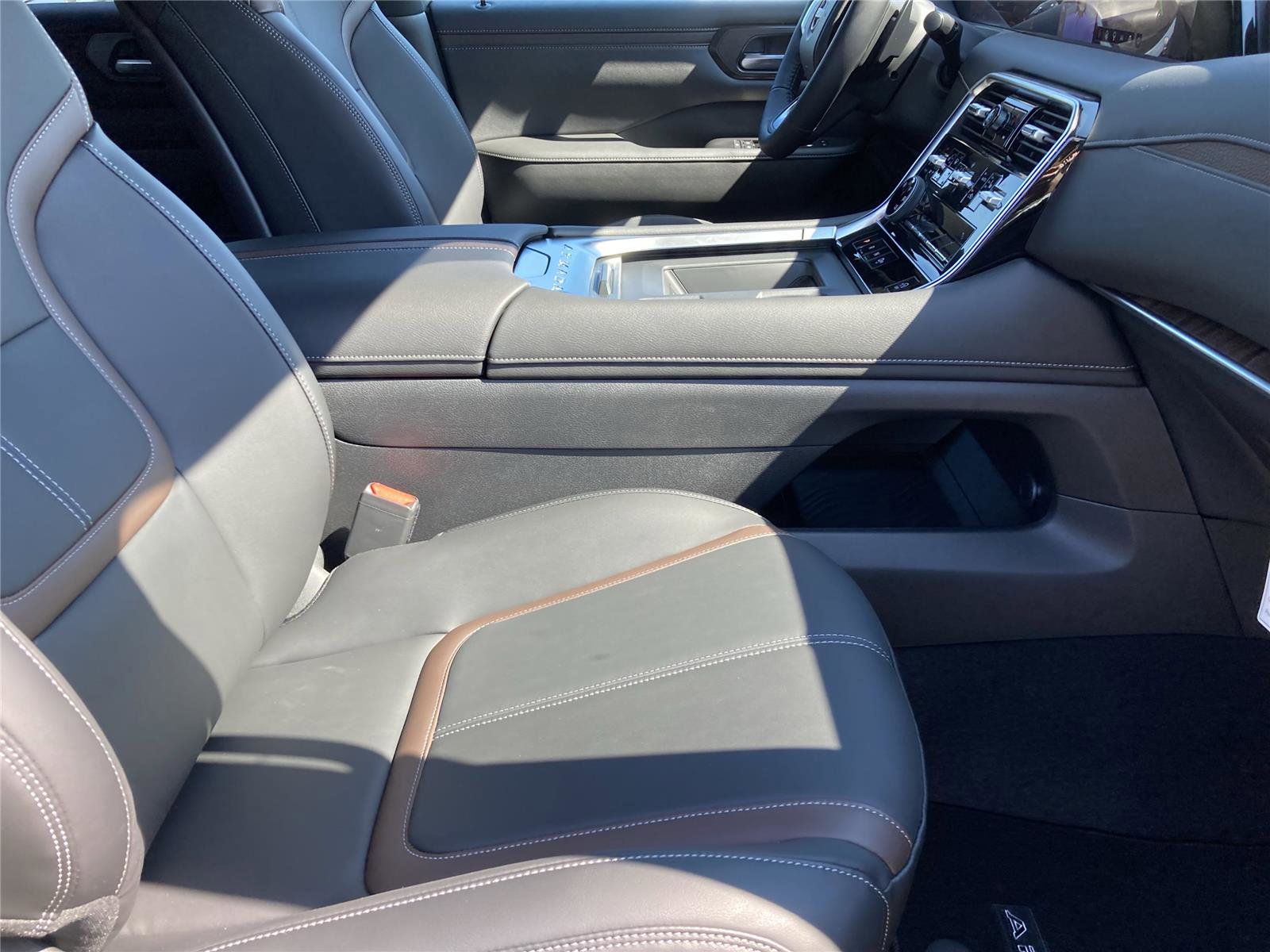 New 2026 Nissan Armada SL w/ Captain's Chari Seat Package image 31