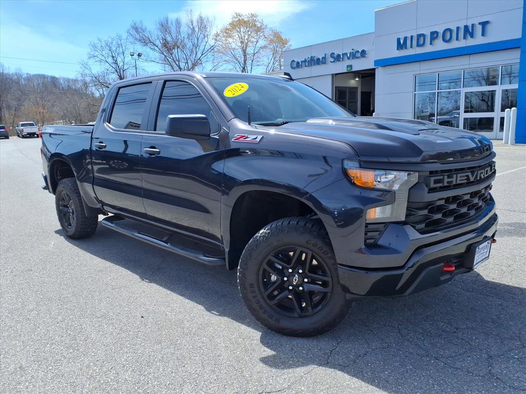 Used 2024 Chevrolet Silverado 1500 Custom Trail Boss AWD/4WD image 2