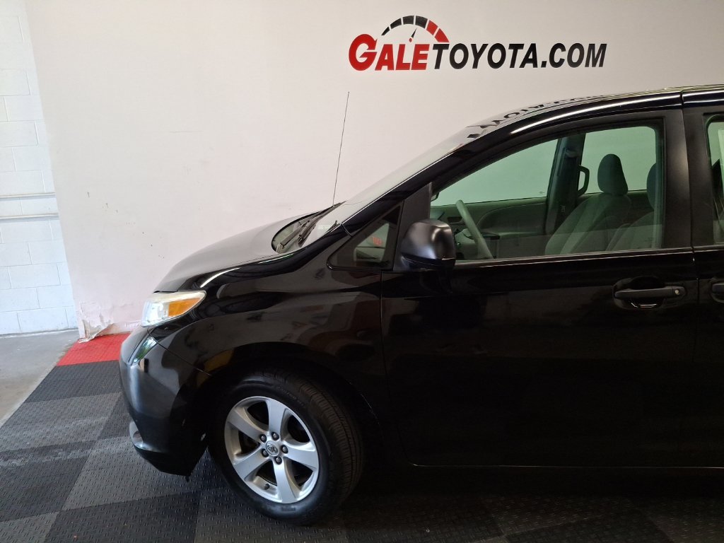 Used 2013 Toyota Sienna L FWD image 5