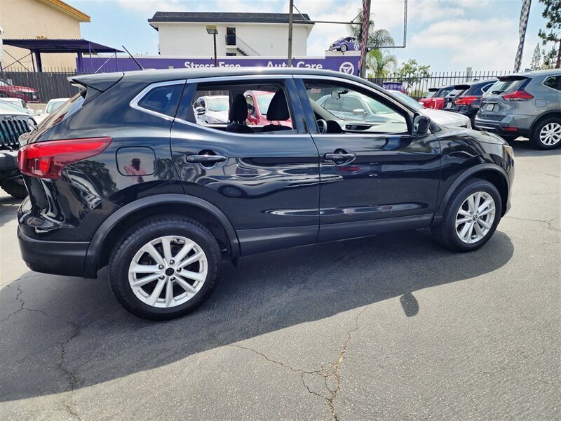 Used 2019 Nissan Rogue Sport S w/ Appearance Package image 6