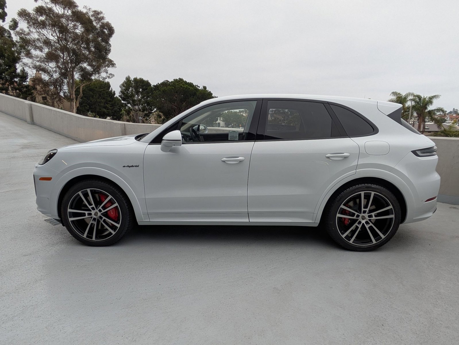New 2026 Porsche Cayenne Turbo image 2